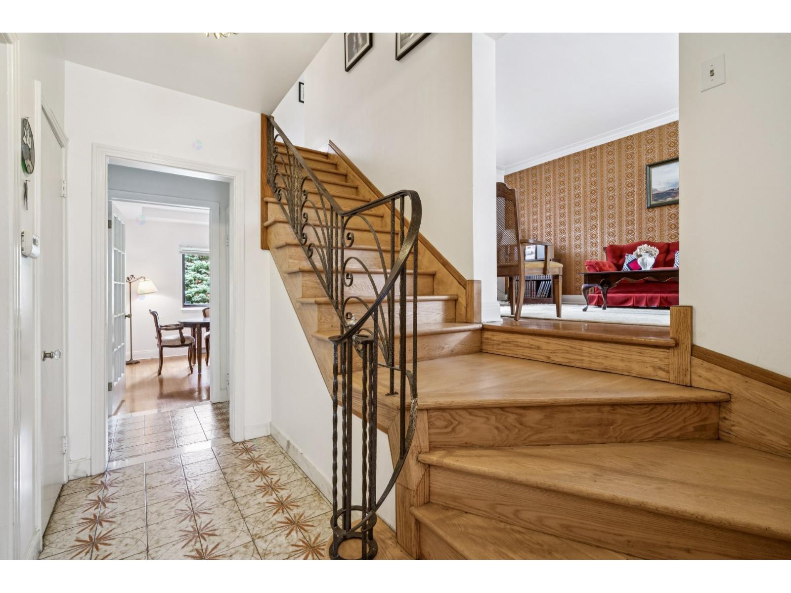 4585 Av. Montclair Montréal (Côte-des-Neiges/Notre-Dame-de-Grâce) Quebec Canada H4B2J8 3