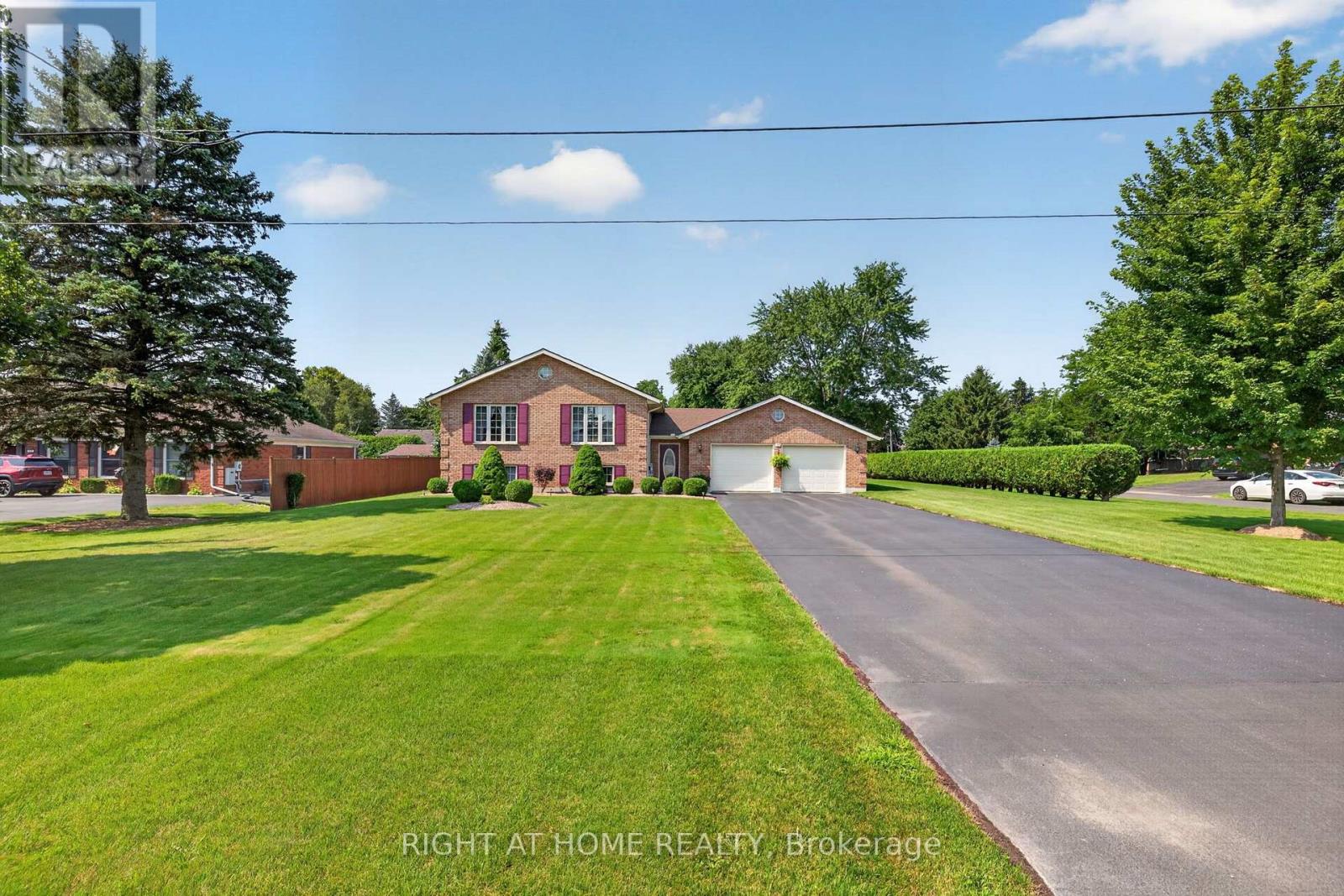 13 St Ladislaus Street, Norfolk, Ontario  N0J 1E0 - Photo 2 - X13768720