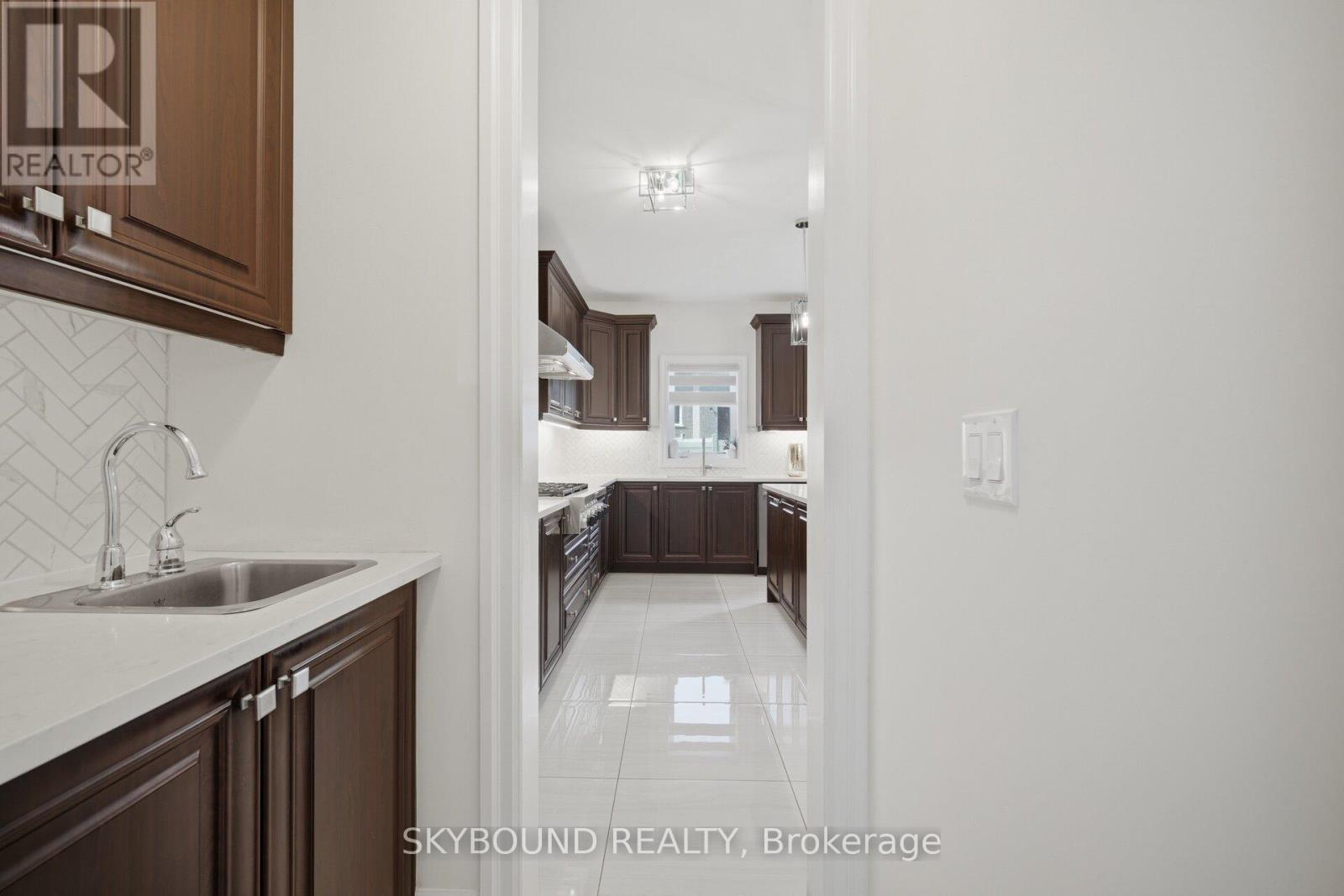 14 Goodwin Court, East Gwillimbury, Ontario  L9N 0T7 - Photo 11 - N13768632