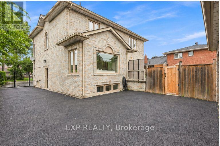 101 Cannon Road, Toronto, Ontario  M8Y 1S2 - Photo 47 - W13767894