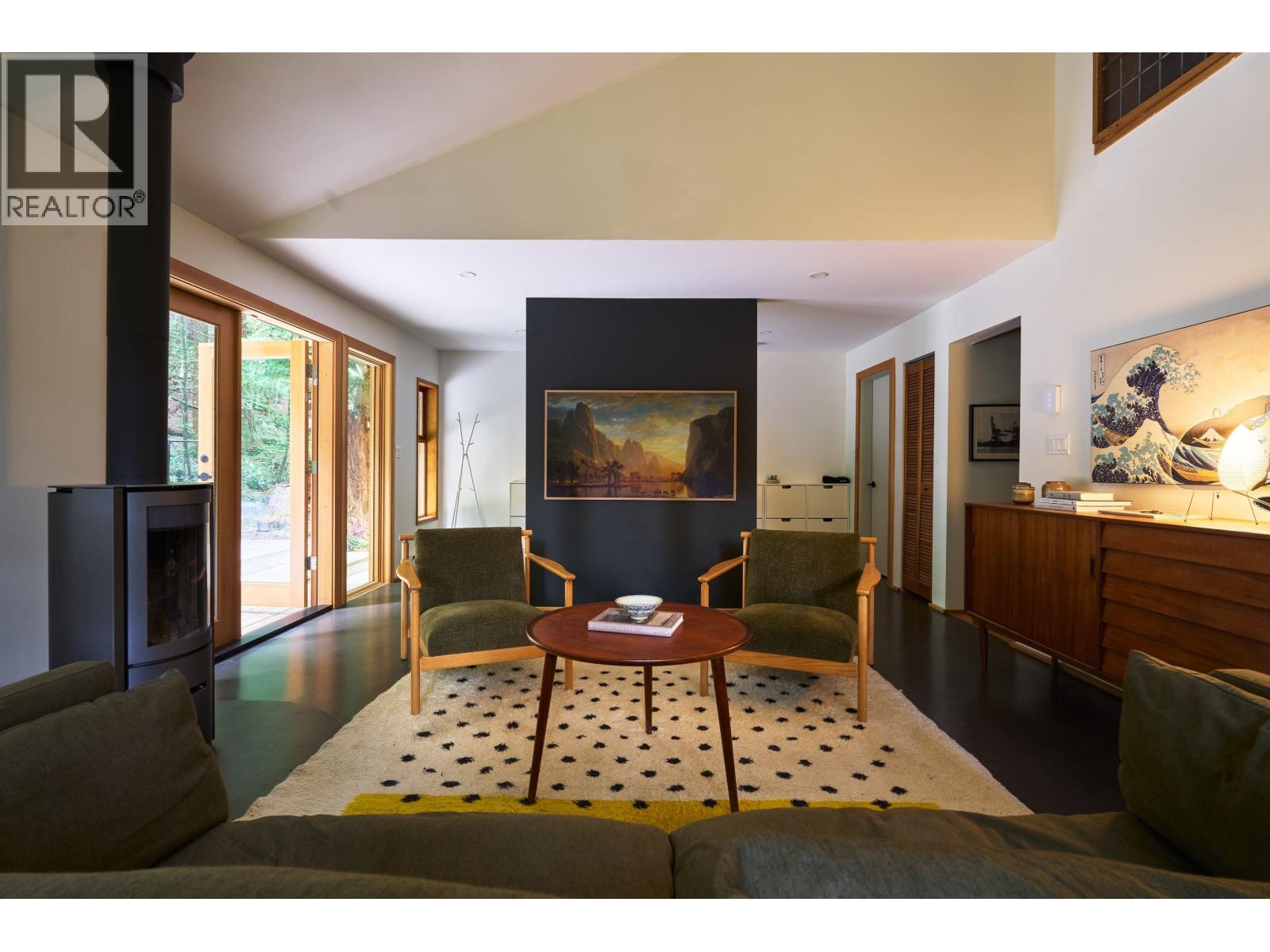 4759 MOUNTAIN HIGHWAY, north vancouver, British Columbia
