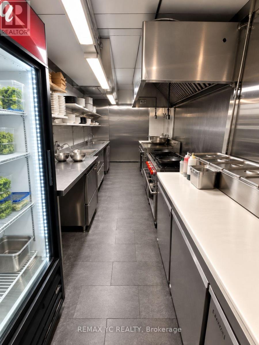 Main - 620 Bloor Street W, Toronto, Ontario  M6G 1K7 - Photo 5 - C13768724