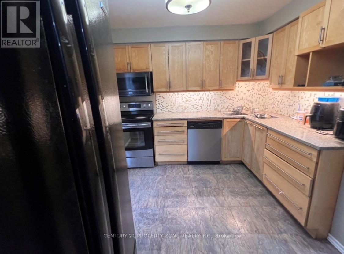 6 Roehampton Crescent W, Brampton, Ontario  L6Y 2R4 - Photo 7 - W13767524