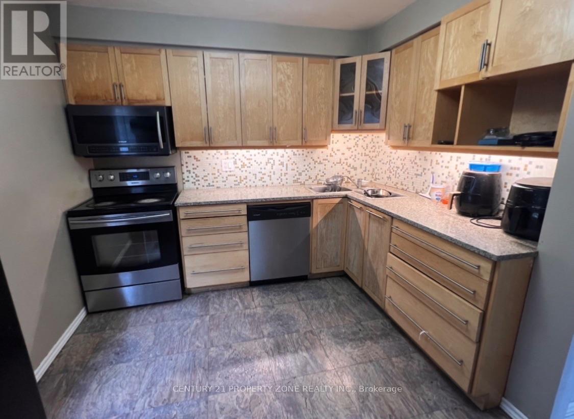 6 Roehampton Crescent W, Brampton, Ontario  L6Y 2R4 - Photo 8 - W13767524