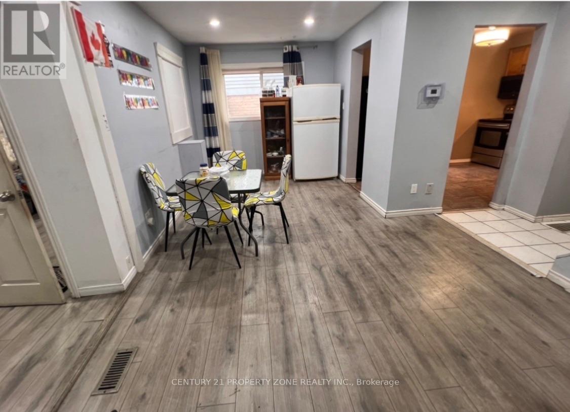 6 Roehampton Crescent W, Brampton, Ontario  L6Y 2R4 - Photo 4 - W13767524
