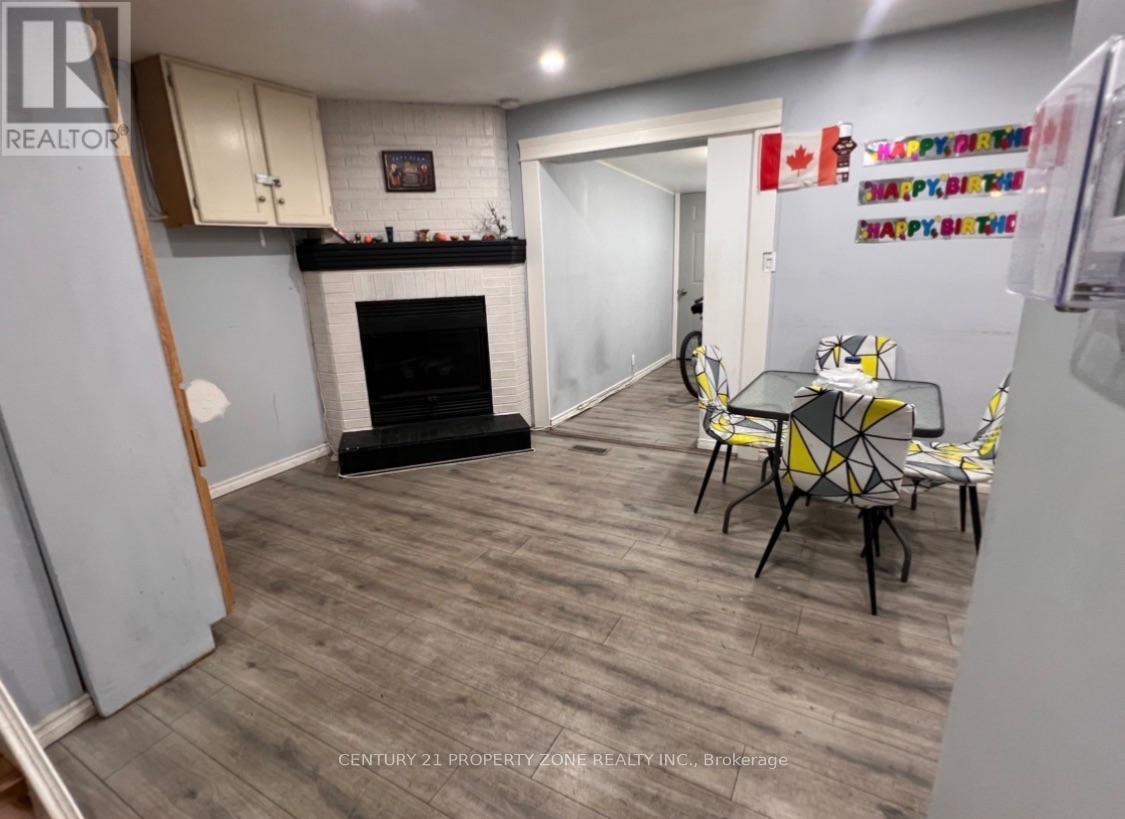 6 Roehampton Crescent W, Brampton, Ontario  L6Y 2R4 - Photo 5 - W13767524