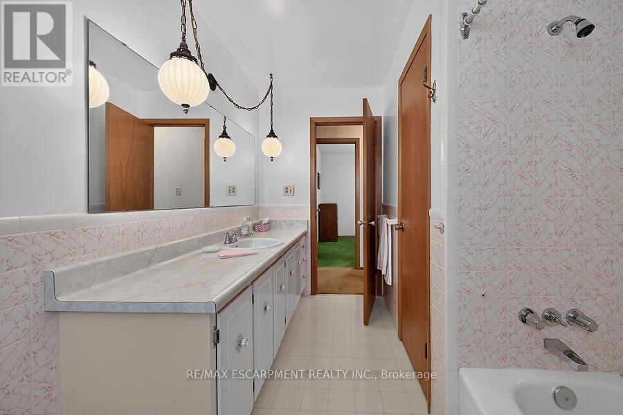 57 Turnbull Road, Hamilton, Ontario  L9H 3W5 - Photo 10 - X13768840
