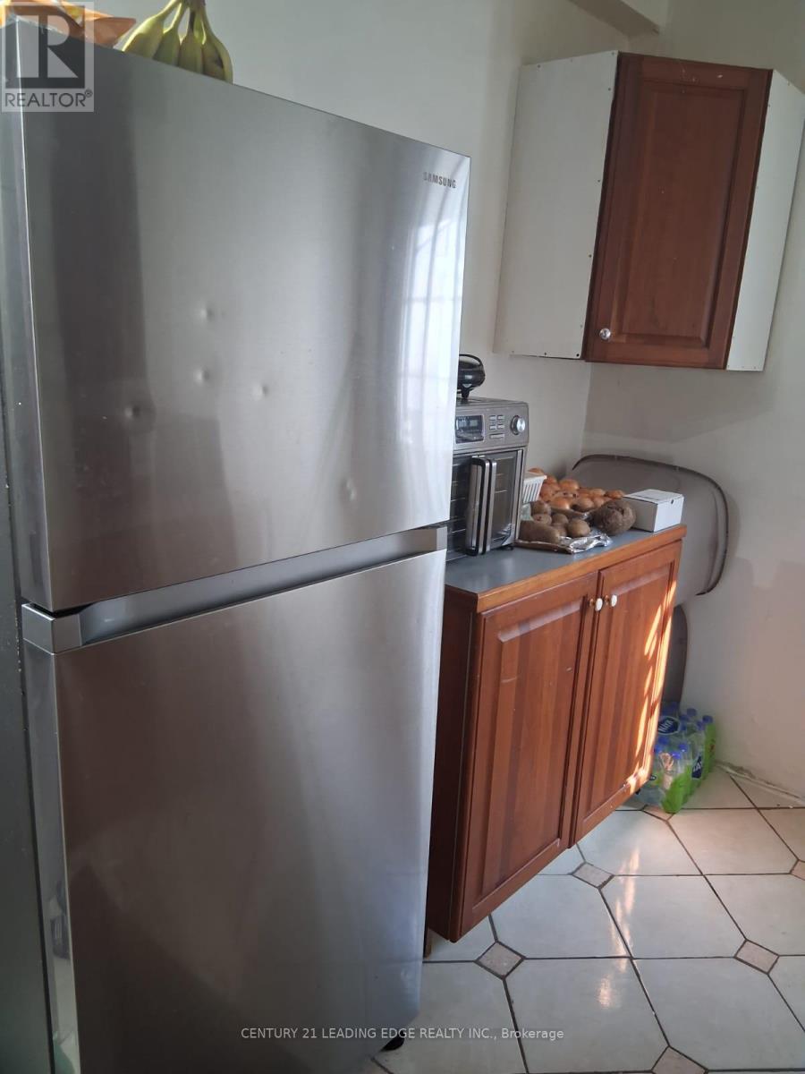 290 Welland Ave Avenue, St. Catharines, Ontario  L2R 2P9 - Photo 4 - X13234580