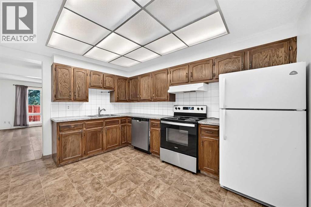 130, 330 Canterbury Drive SW, Calgary, Alberta  T2W 1H6 - Photo 4 - A2340423
