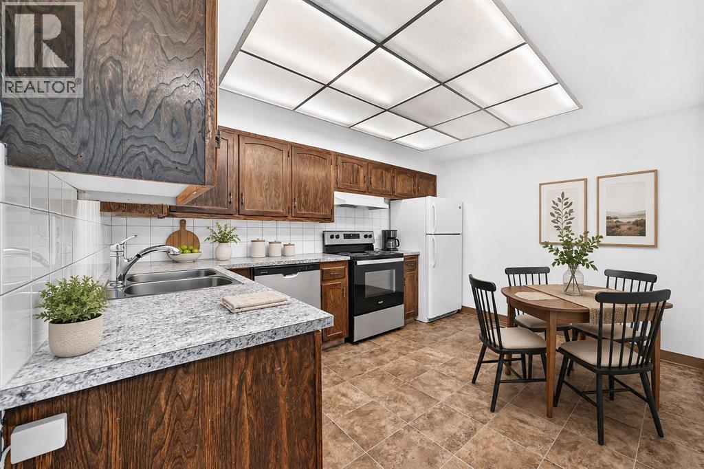 130, 330 Canterbury Drive SW, Calgary, Alberta  T2W 1H6 - Photo 6 - A2340423