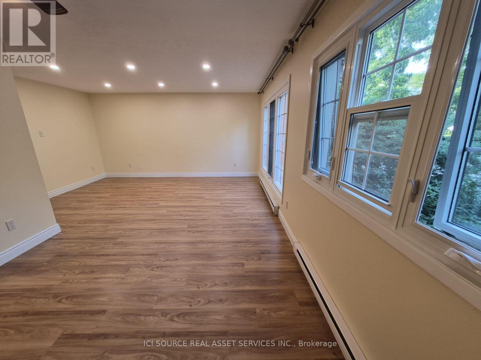 122 Lucas Street, Richmond Hill, Ontario  L4C 4P5 - Photo 11 - N13767572