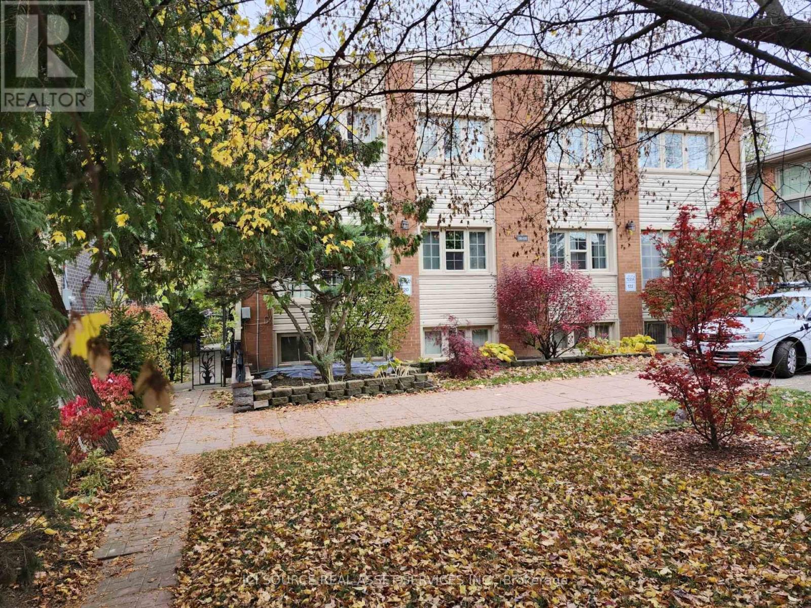 122 Lucas Street, Richmond Hill, Ontario  L4C 4P5 - Photo 5 - N13767572