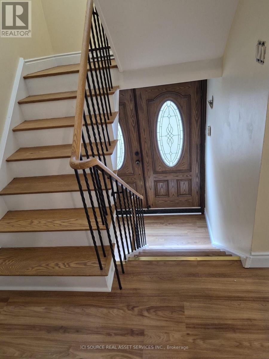 122 Lucas Street, Richmond Hill, Ontario  L4C 4P5 - Photo 7 - N13767572