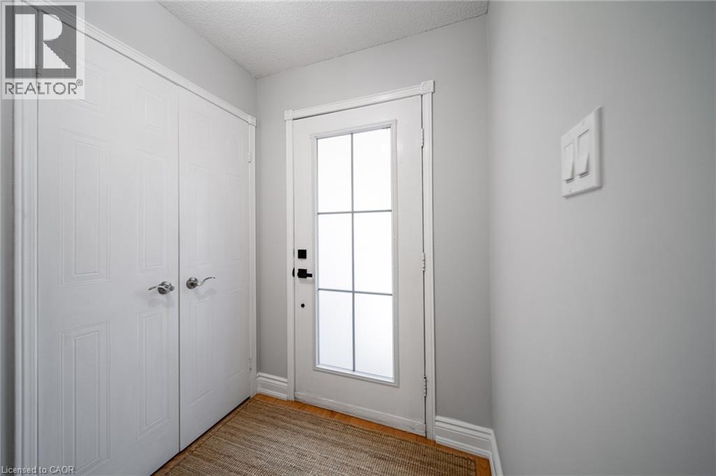 3212 Pinemeadow Drive, Burlington, Ontario  L7M 2N7 - Photo 4 - 40861188
