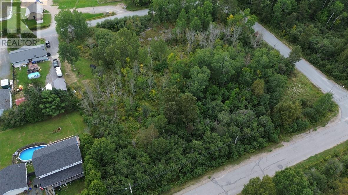 18 Paul Street, Whitefish, Ontario  P0M 3E0 - Photo 2 - 2130210