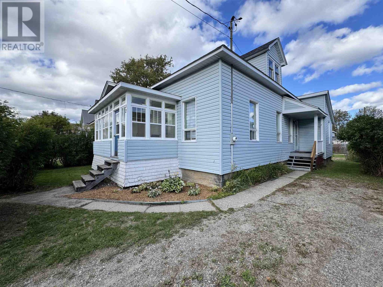 32 Aberdeen St, Sault Ste. Marie, Ontario  P0M 1K0 - Photo 3 - SM262499