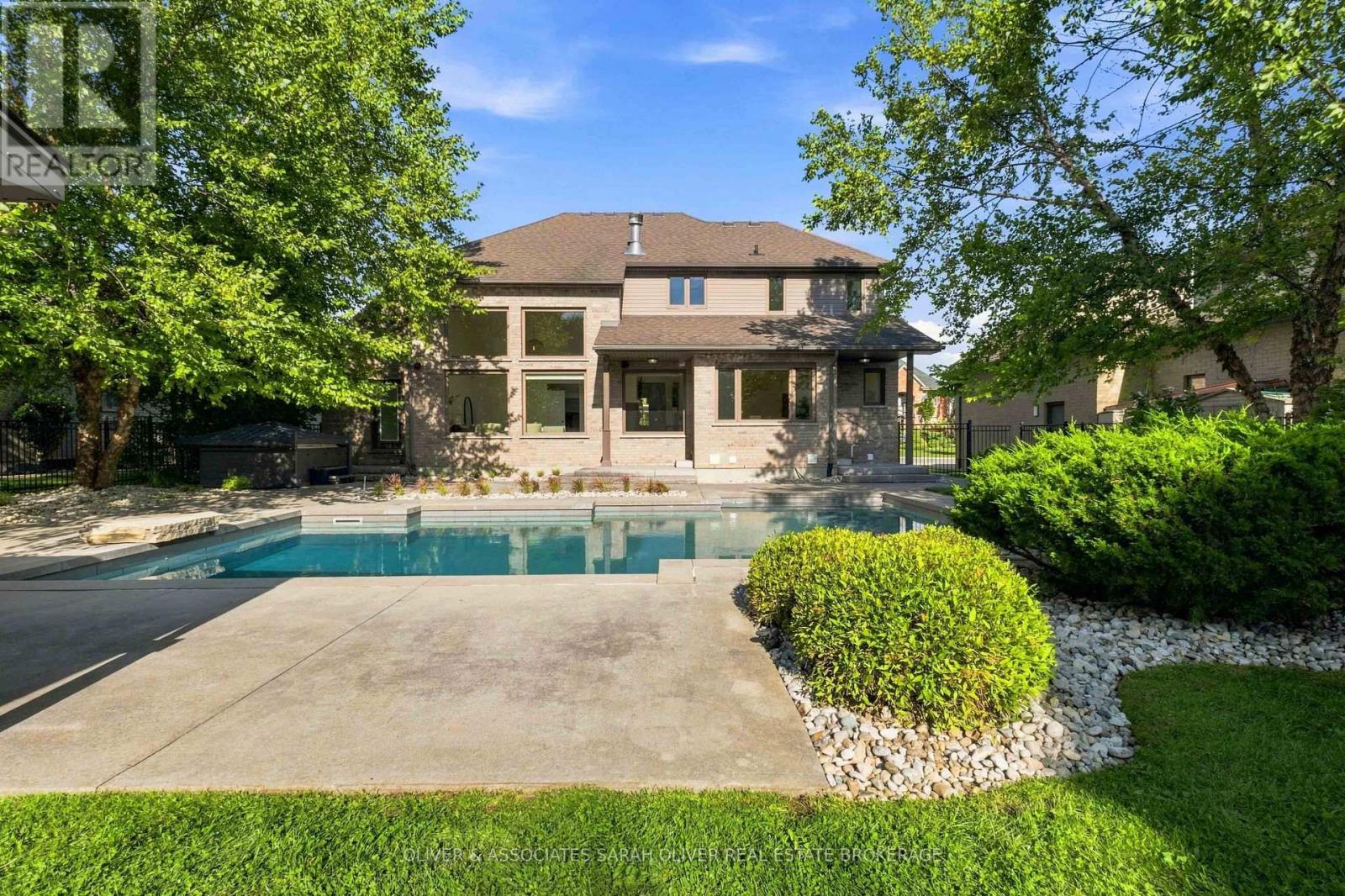 7038 Clayton Walk, London South, Ontario  N6P 0A1 - Photo 2 - X13769038