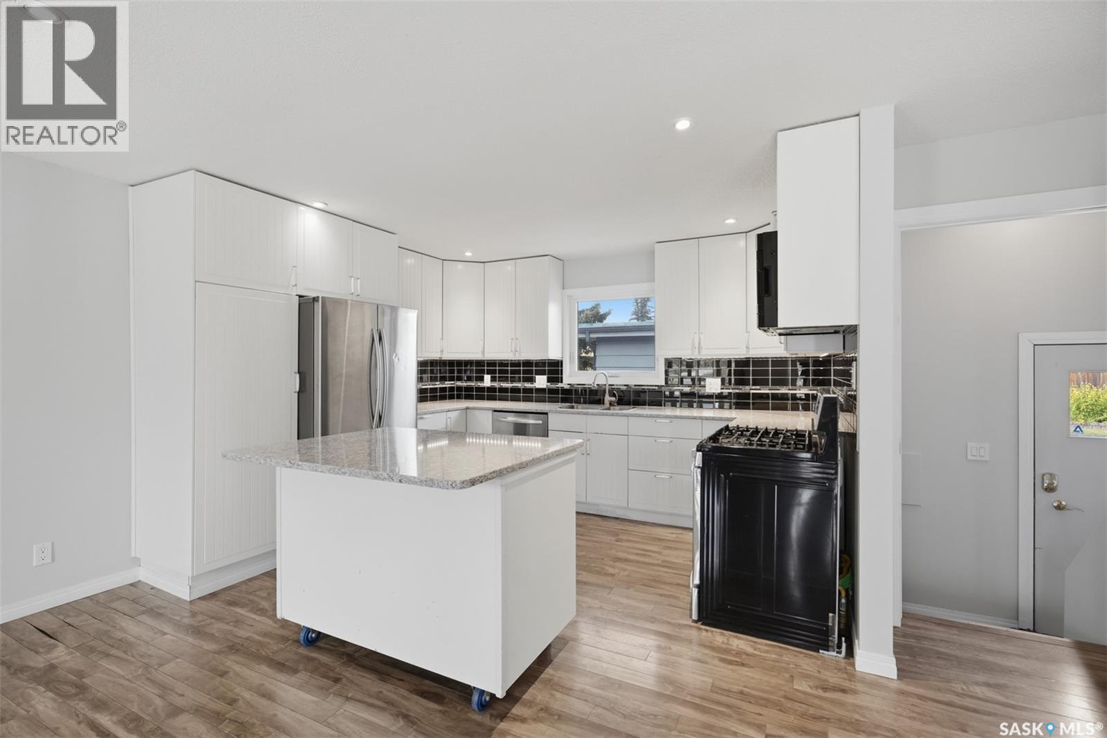 1 Stephenson CRESCENT photo 16