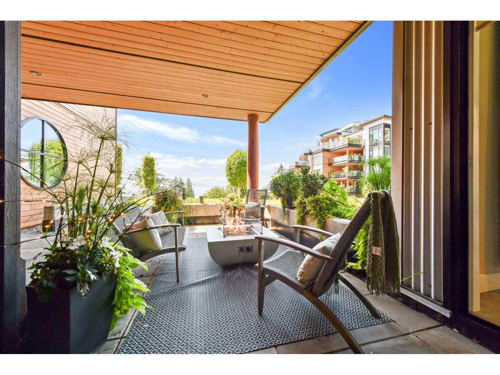216 14855 Thrift Avenue, White Rock, British Columbia  V4B 2J6 - Photo 4 - R3162539