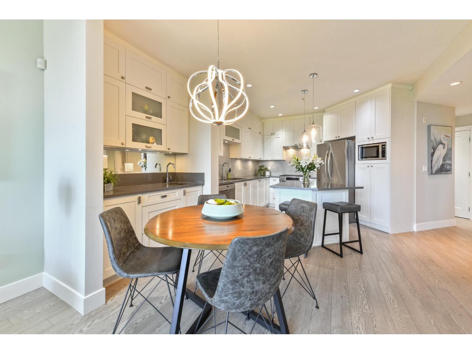 216 14855 Thrift Avenue, White Rock, British Columbia  V4B 2J6 - Photo 17 - R3162539