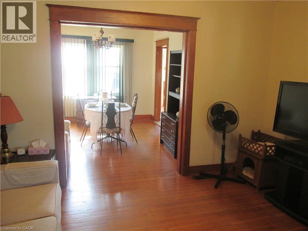 156 Leinster Avenue N, Hamilton, Ontario  L8L 6X9 - Photo 5 - 40861615