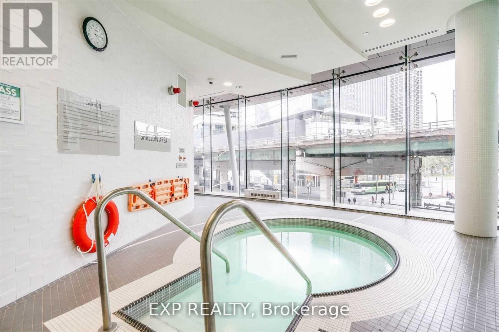 2111 - 14 York Street, Toronto, Ontario  M5J 0B1 - Photo 20 - C13769106