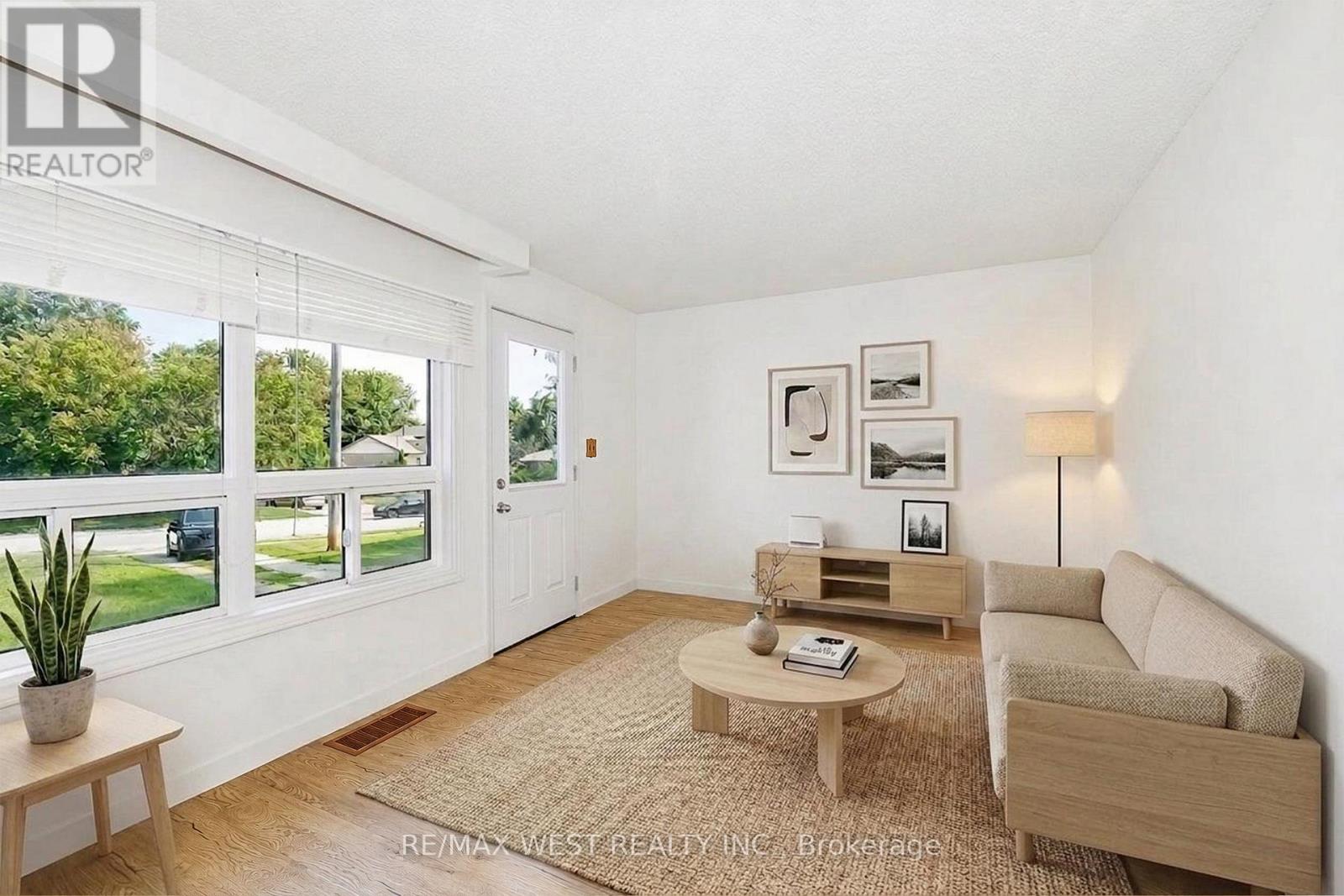 489 Dean Avenue, Oshawa, Ontario  L1H 3E6 - Photo 4 - E13769154