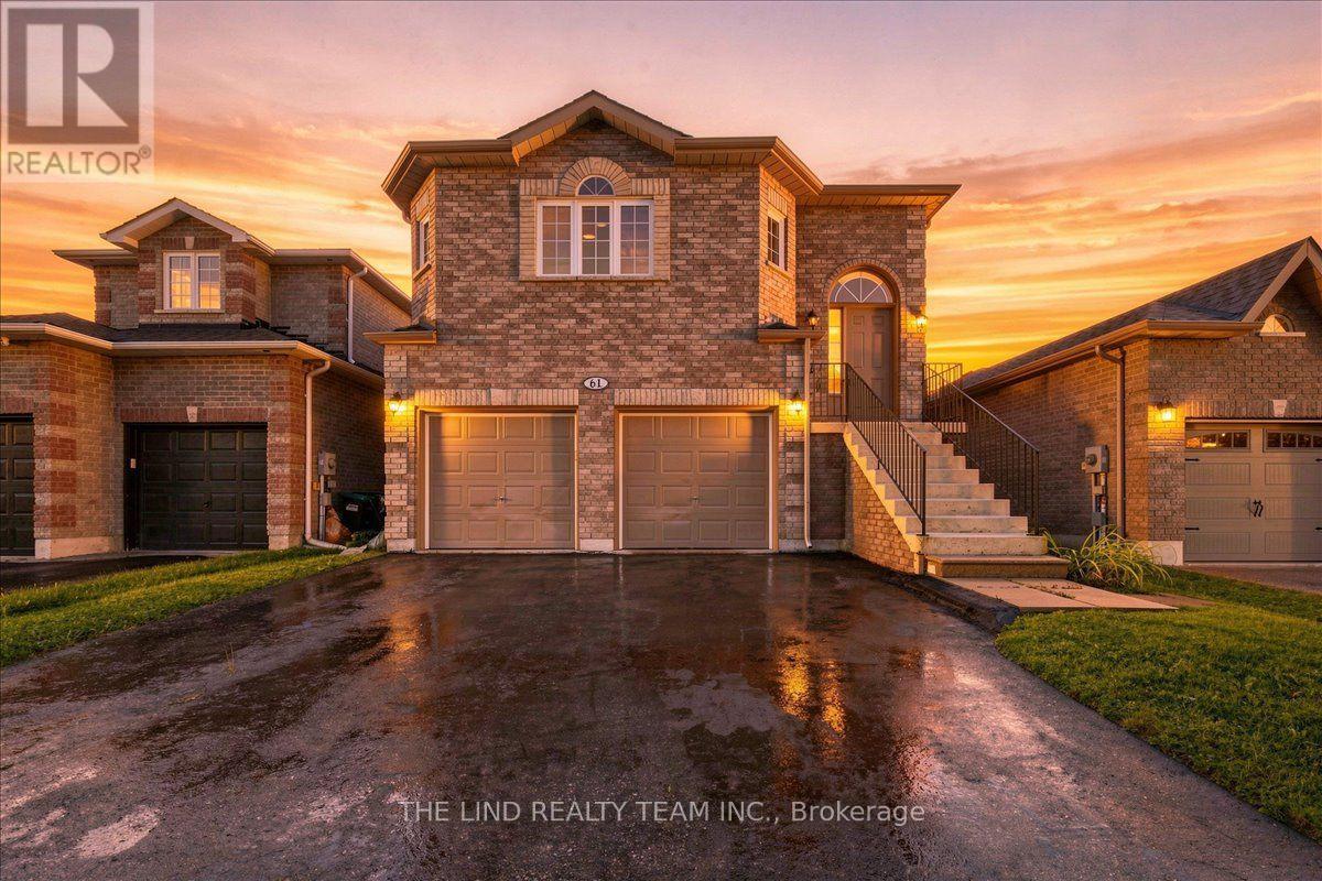 61 MCINTYRE DRIVE, Barrie, Ontario