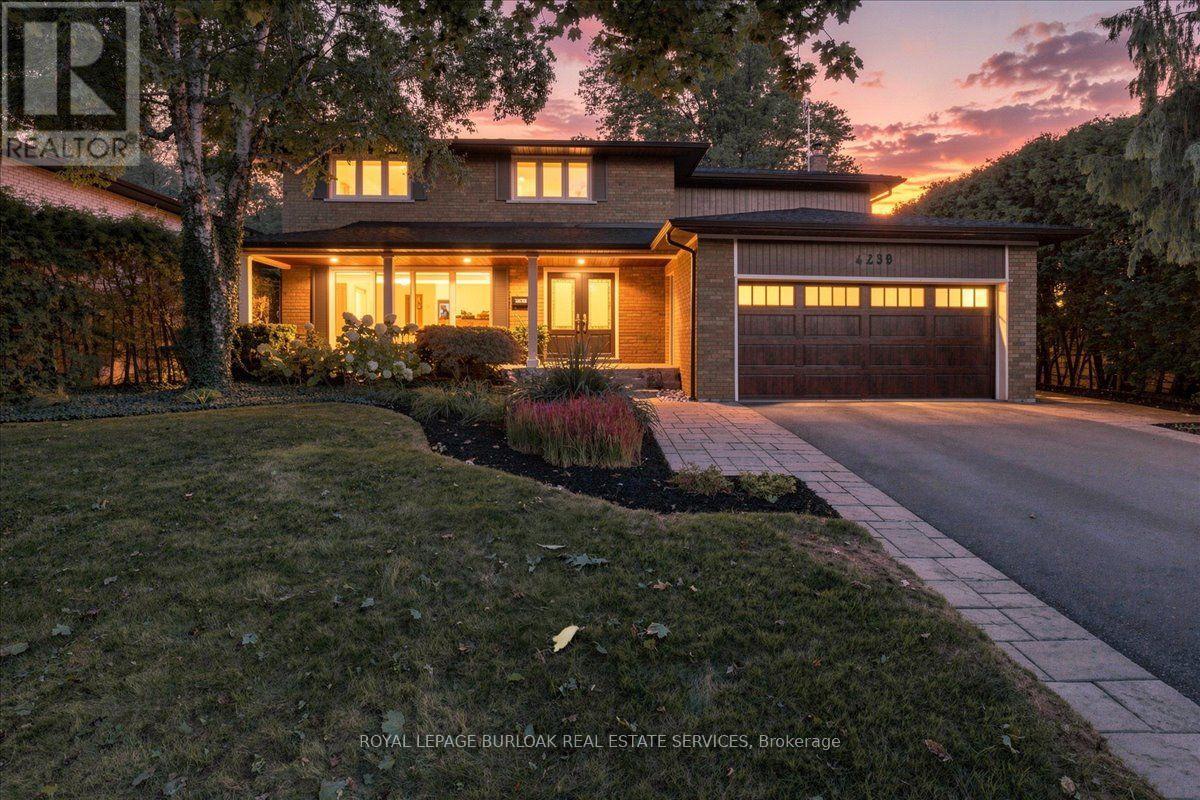 4430 Hawthorne Drive, Burlington, Ontario  L7L 1G5 - Photo 1 - W13769160