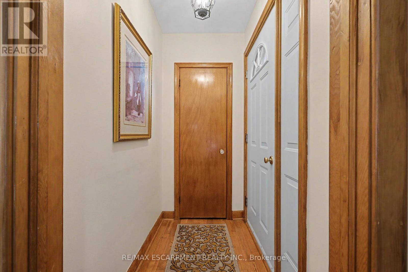 11 Miller Drive, Hamilton, Ontario  L9G 2H9 - Photo 5 - X13769176