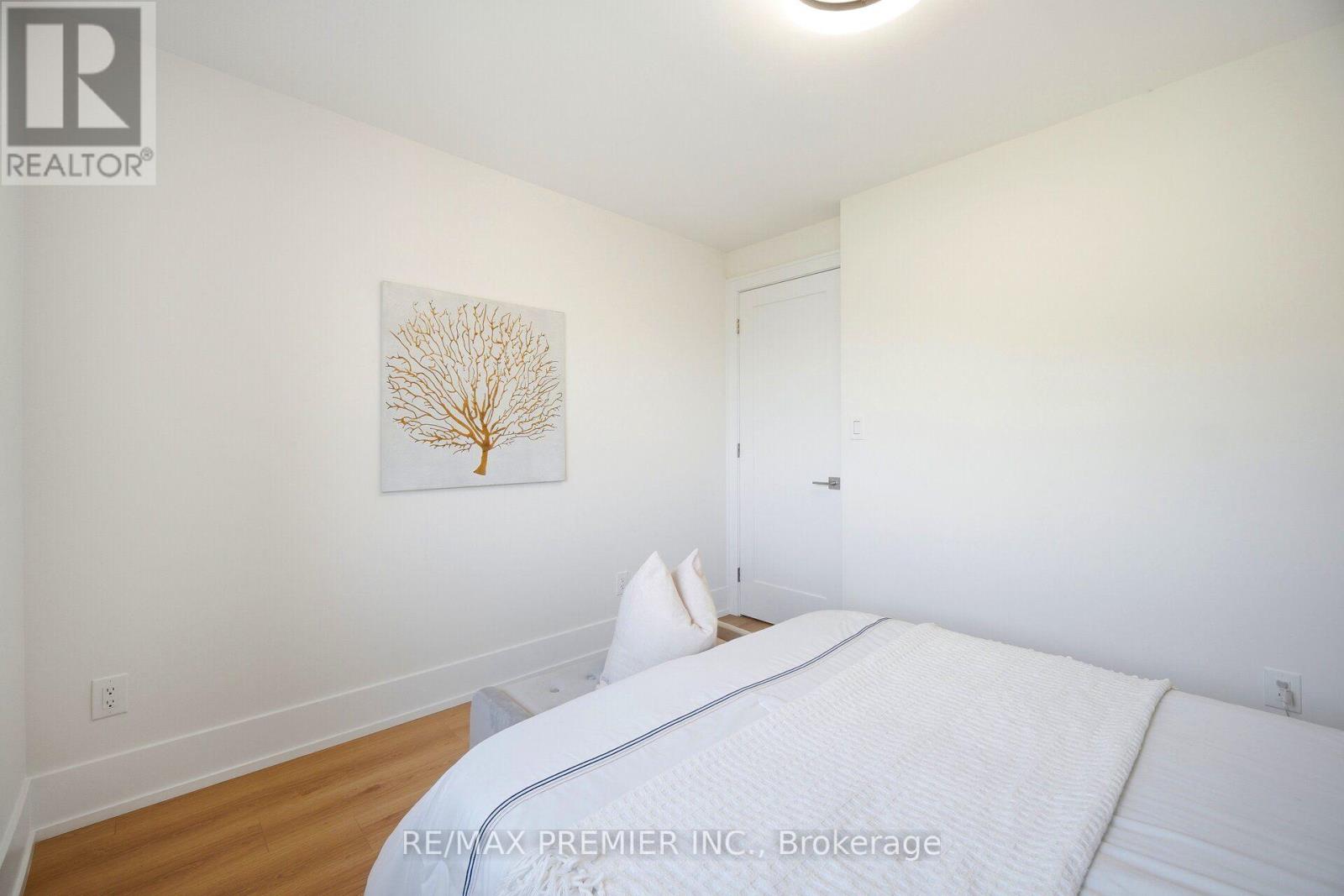 Main - 62 Flamborough Drive, Toronto, Ontario  M6M 2R6 - Photo 34 - W13769058