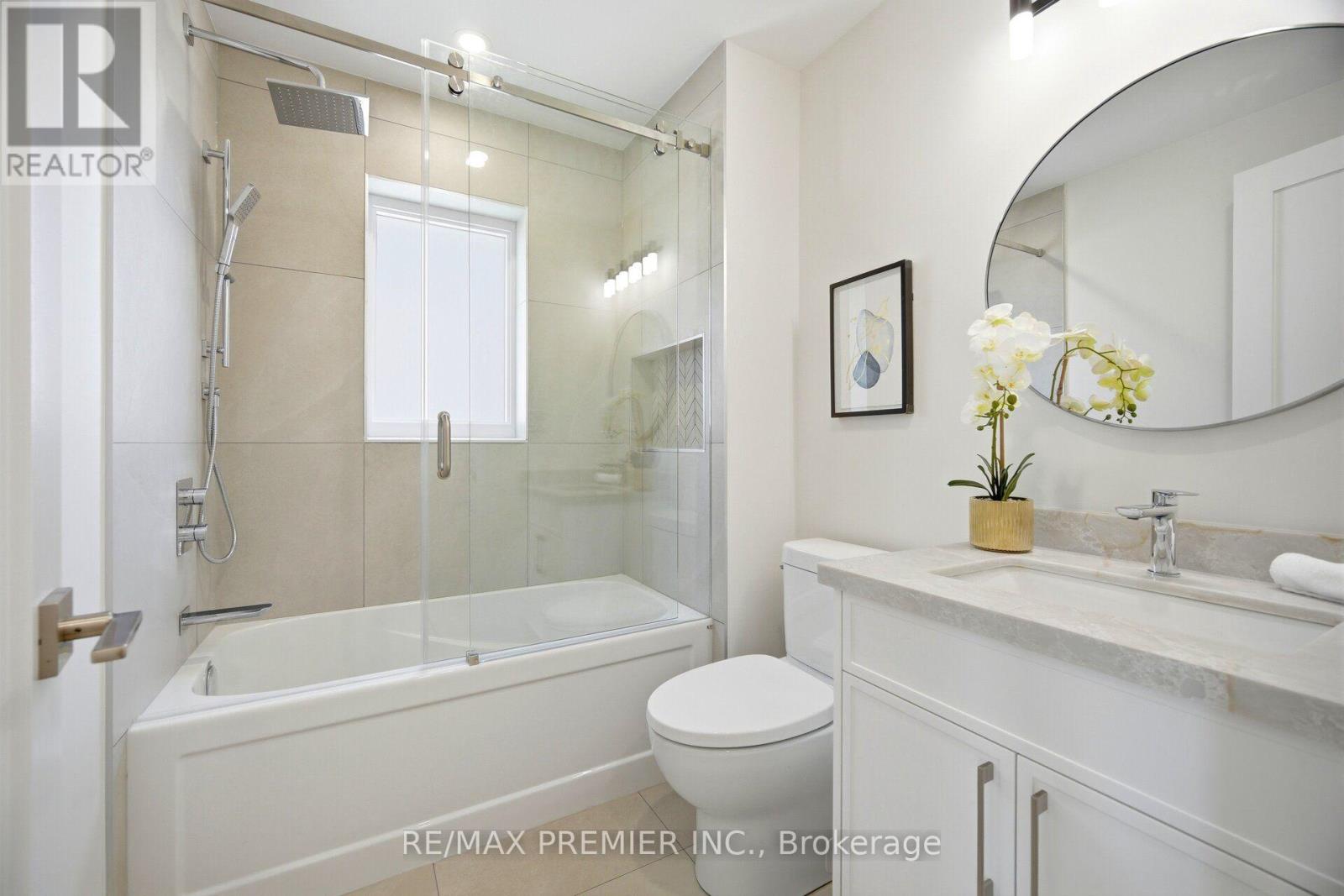 Main - 62 Flamborough Drive, Toronto, Ontario  M6M 2R6 - Photo 35 - W13769058
