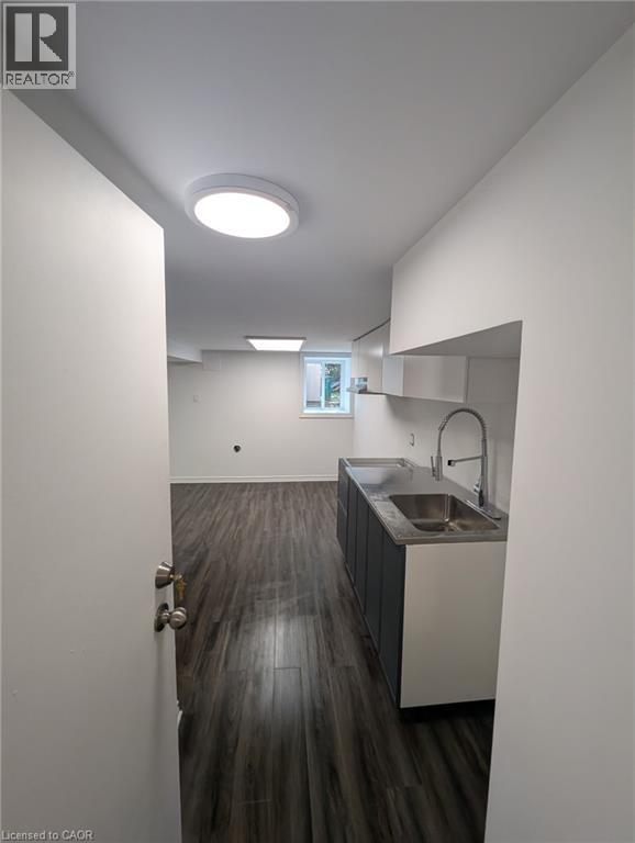 181 Markland Street Unit# Lower, Hamilton, Ontario  L8P 2K4 - Photo 4 - 40862292