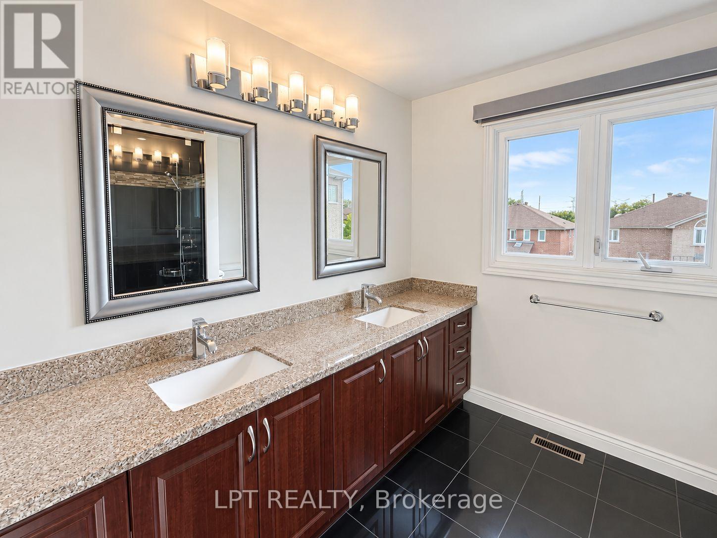 37 Laser Court, Richmond Hill, Ontario  L4B 1S1 - Photo 22 - N13704268