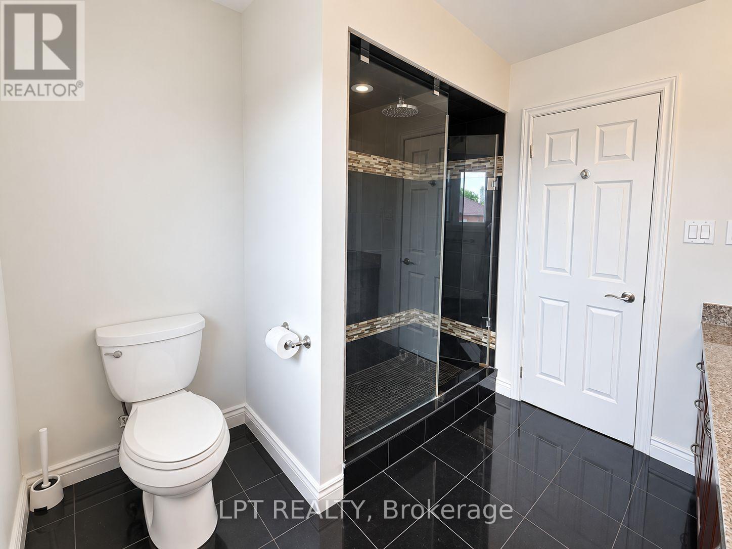 37 Laser Court, Richmond Hill, Ontario  L4B 1S1 - Photo 23 - N13704268