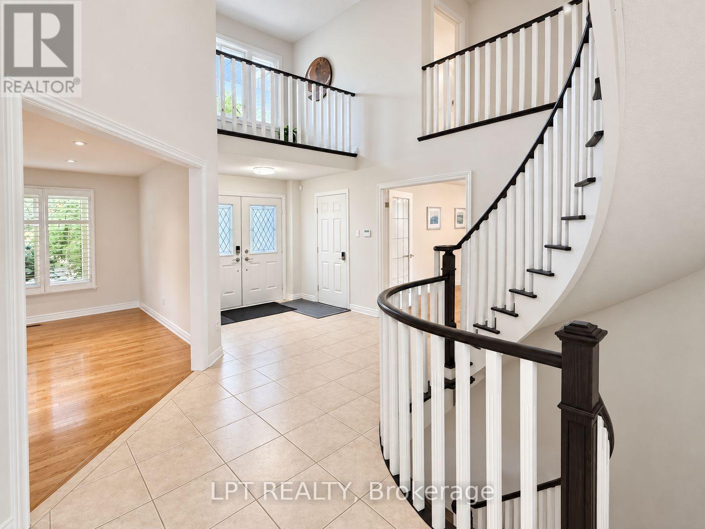 37 Laser Court, Richmond Hill, Ontario  L4B 1S1 - Photo 14 - N13704268