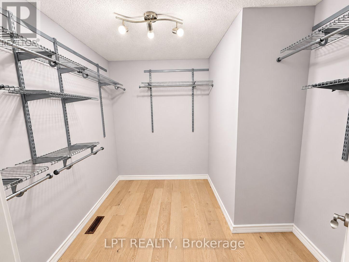 37 Laser Court, Richmond Hill, Ontario  L4B 1S1 - Photo 29 - N13704268