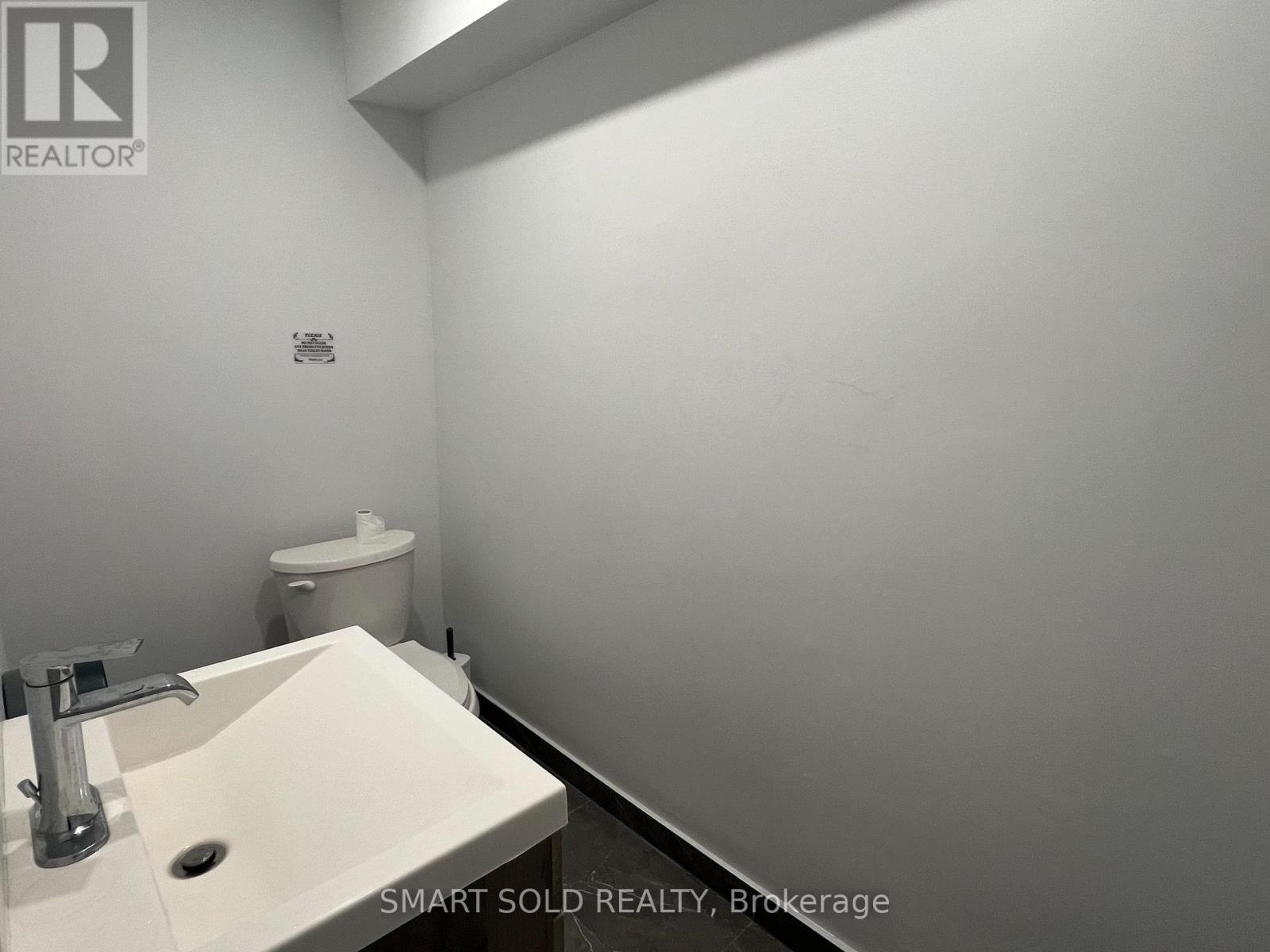 225 Mcrae Drive, Toronto, Ontario  M4G 1T6 - Photo 8 - C13769282