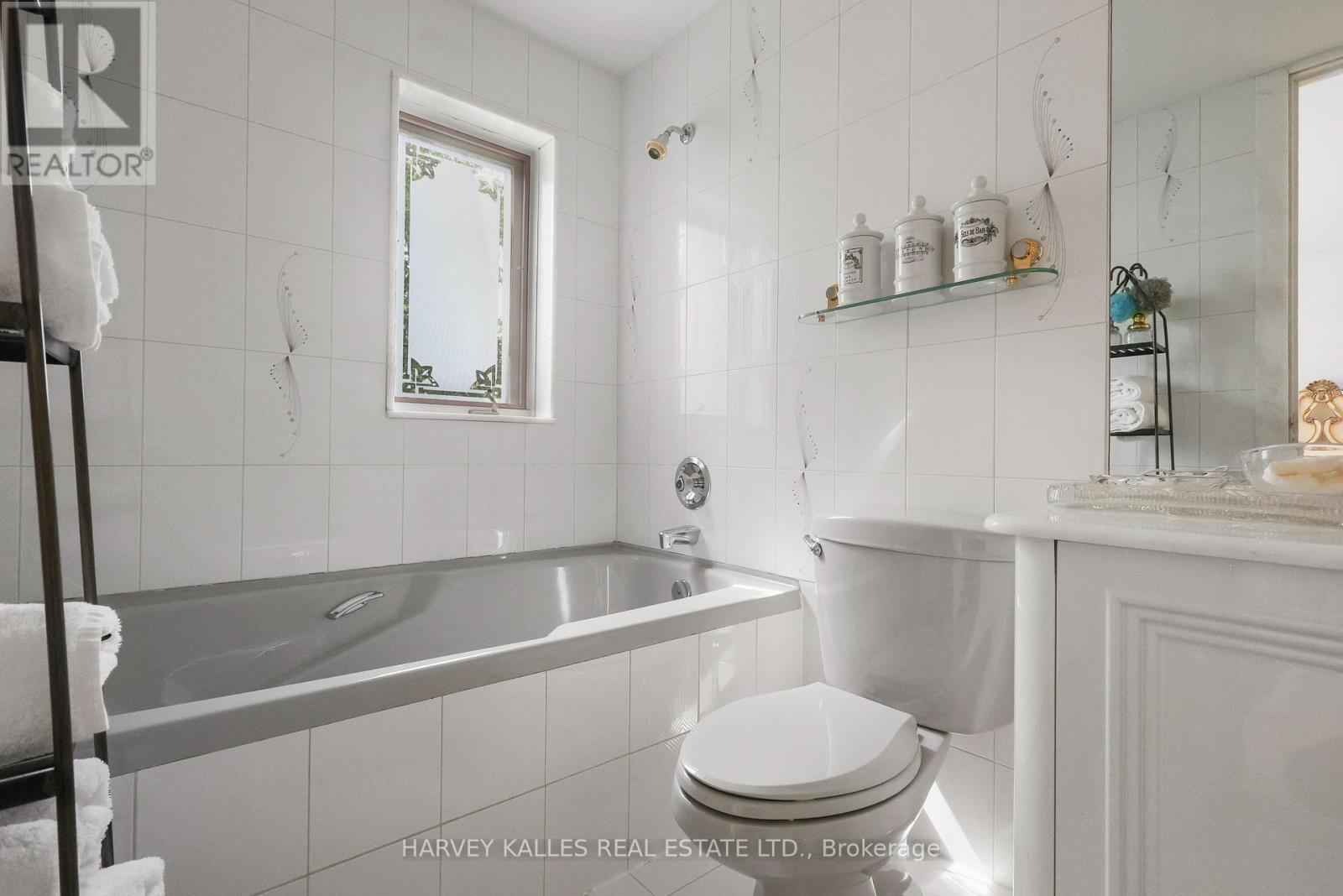 83 Hillmount Avenue, Toronto, Ontario  M6B 1X5 - Photo 39 - C13769296
