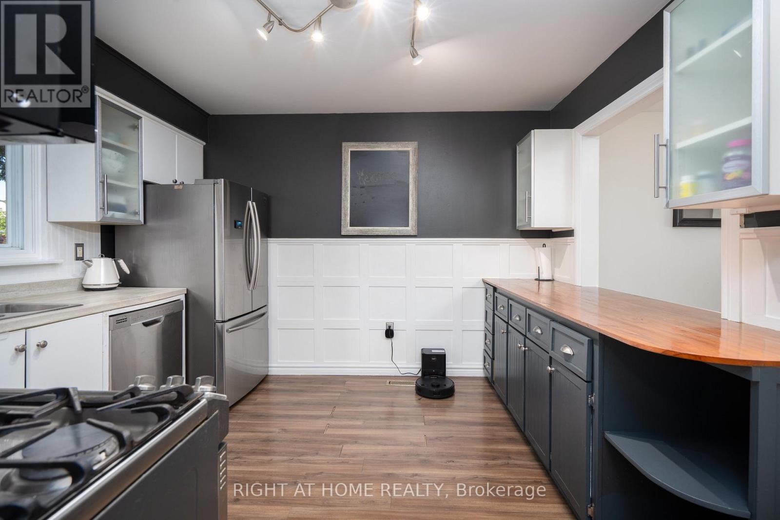 1306 Fenelon Crescent, Oshawa, Ontario  L1J 6G1 - Photo 4 - E13769230