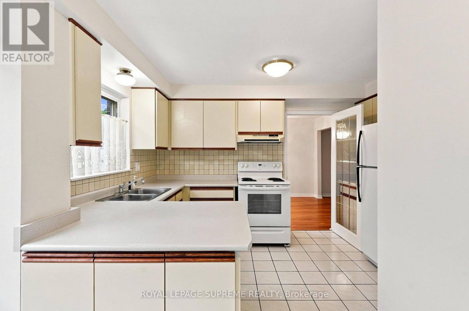 129 Briarscross Boulevard, Toronto, Ontario  M1S 3K6 - Photo 9 - E13769312
