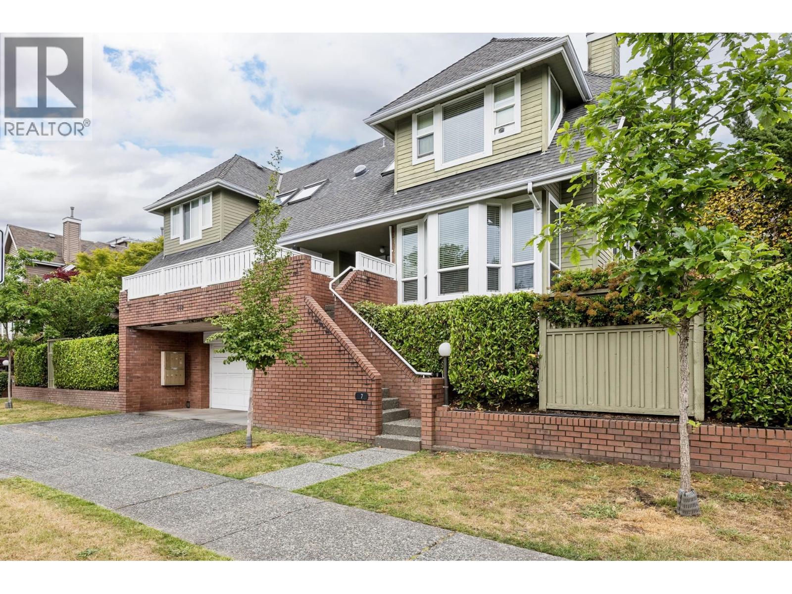 7 240 E KEITH ROAD, north vancouver, British Columbia