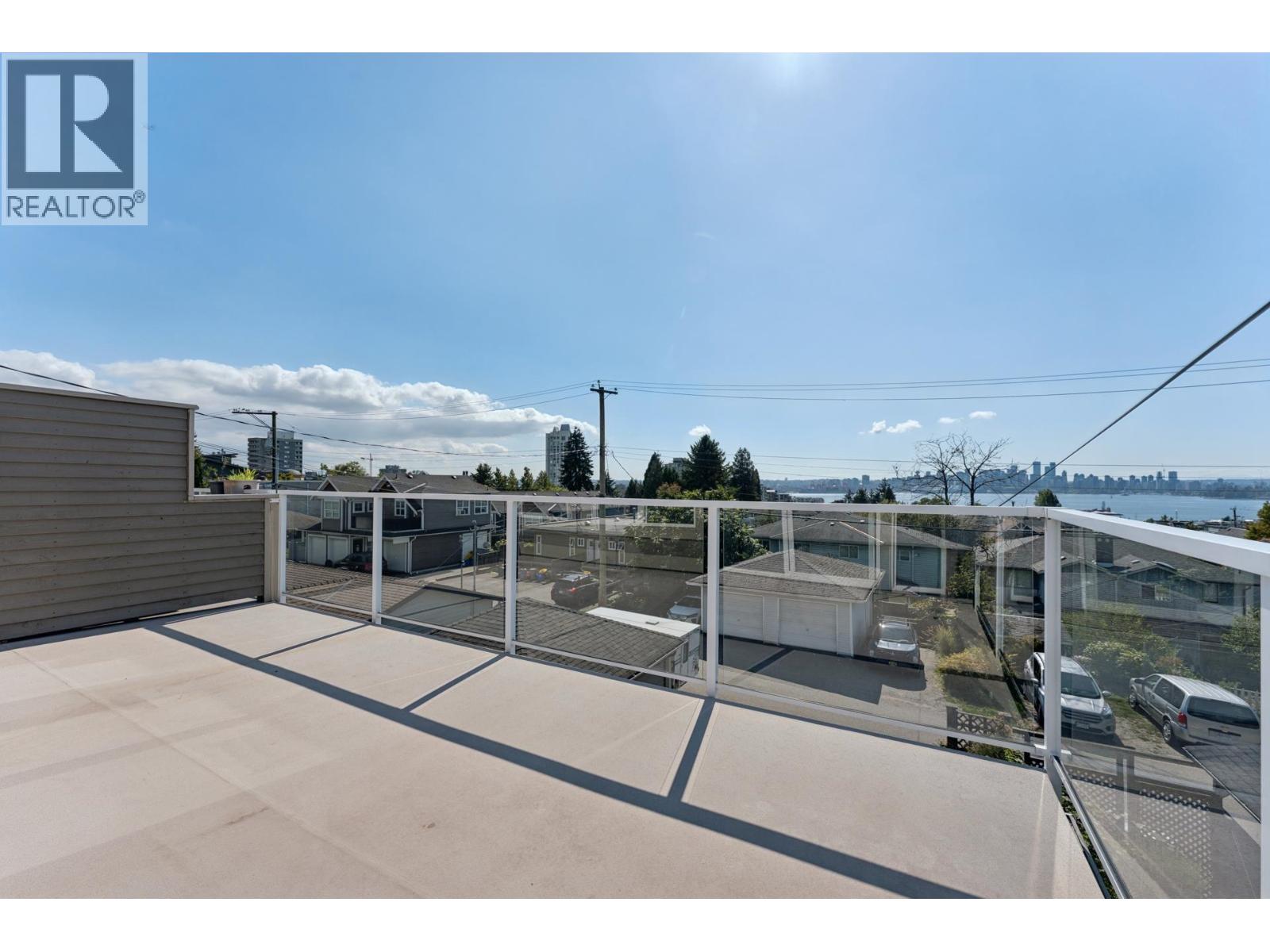 2 221 W 6th Street, North Vancouver, British Columbia  V7M 1K7 - Photo 10 - R3164084