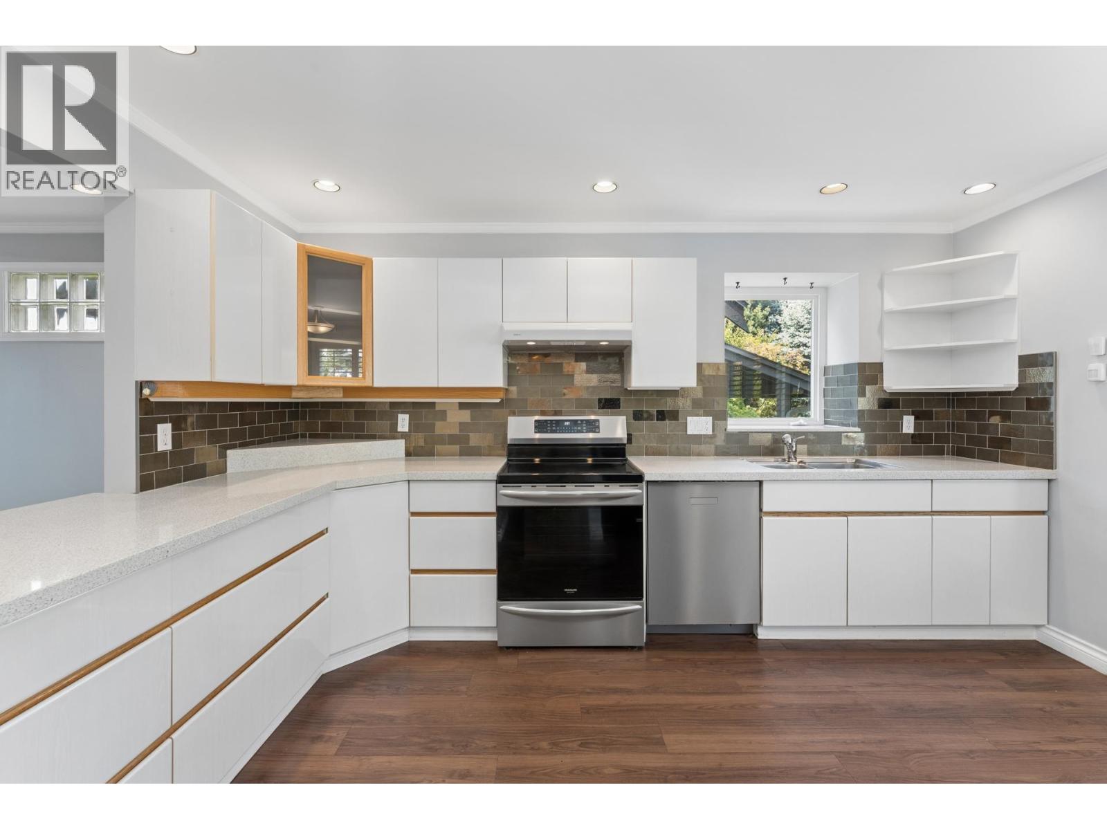 2 221 W 6th Street, North Vancouver, British Columbia  V7M 1K7 - Photo 14 - R3164084