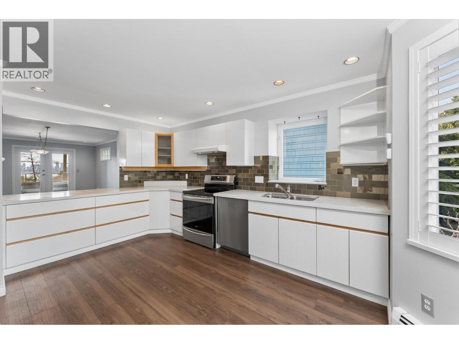 2 221 W 6th Street, North Vancouver, British Columbia  V7M 1K7 - Photo 17 - R3164084