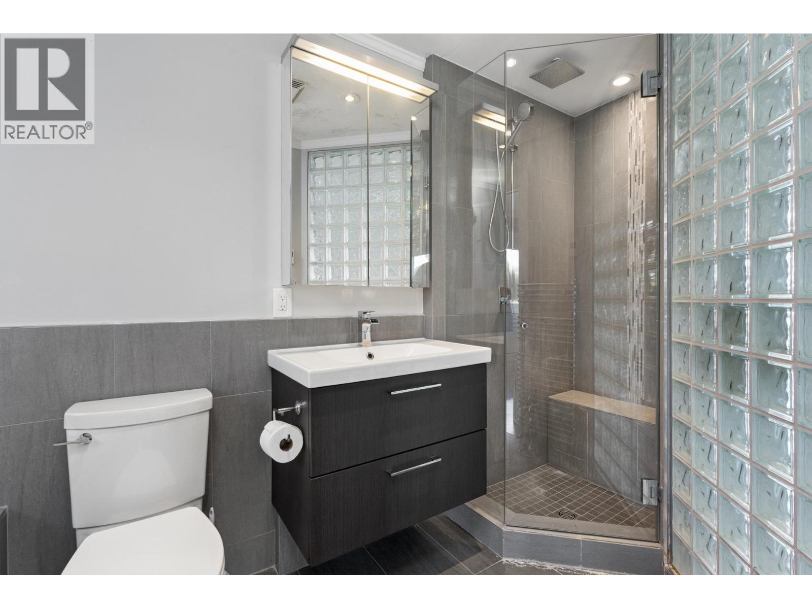 2 221 W 6th Street, North Vancouver, British Columbia  V7M 1K7 - Photo 29 - R3164084