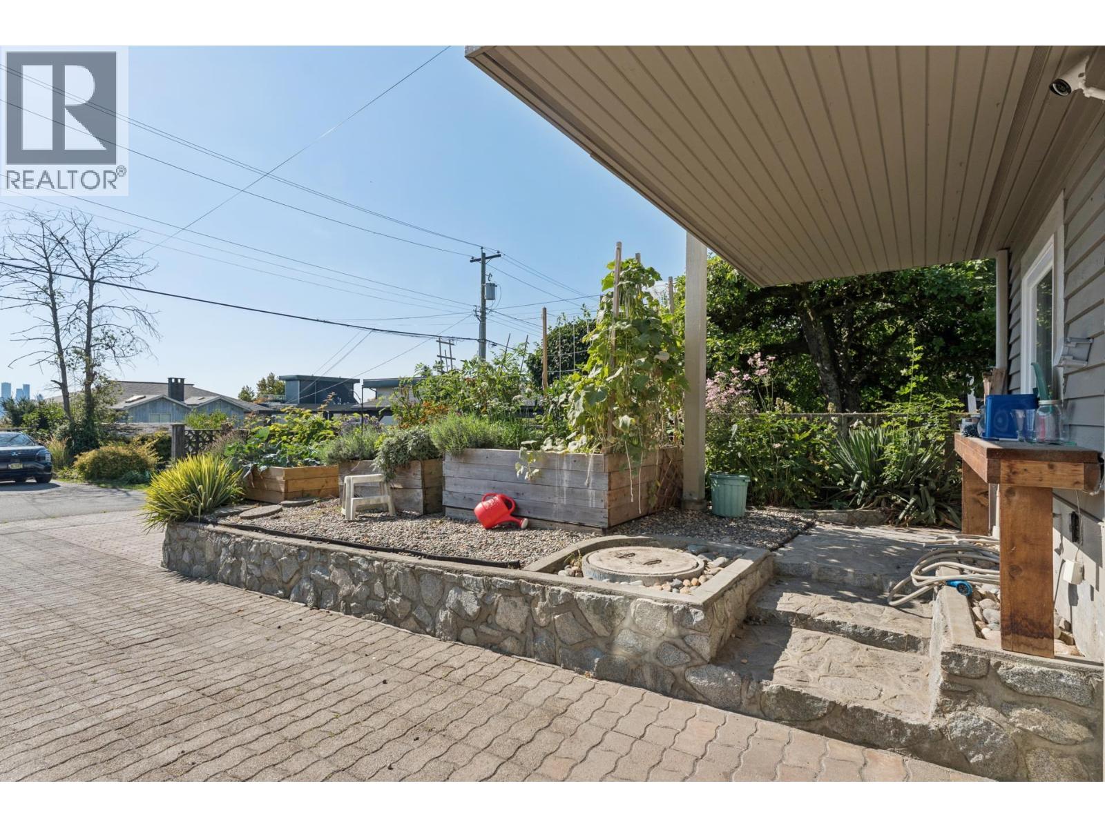 2 221 W 6th Street, North Vancouver, British Columbia  V7M 1K7 - Photo 37 - R3164084