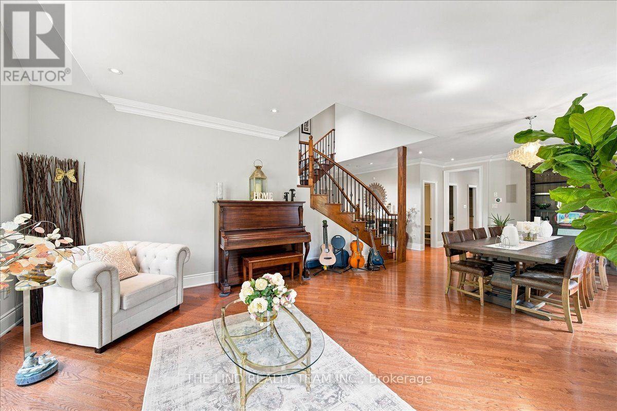 109 Willis Drive, Aurora, Ontario  L4G 7M4 - Photo 8 - N13769214