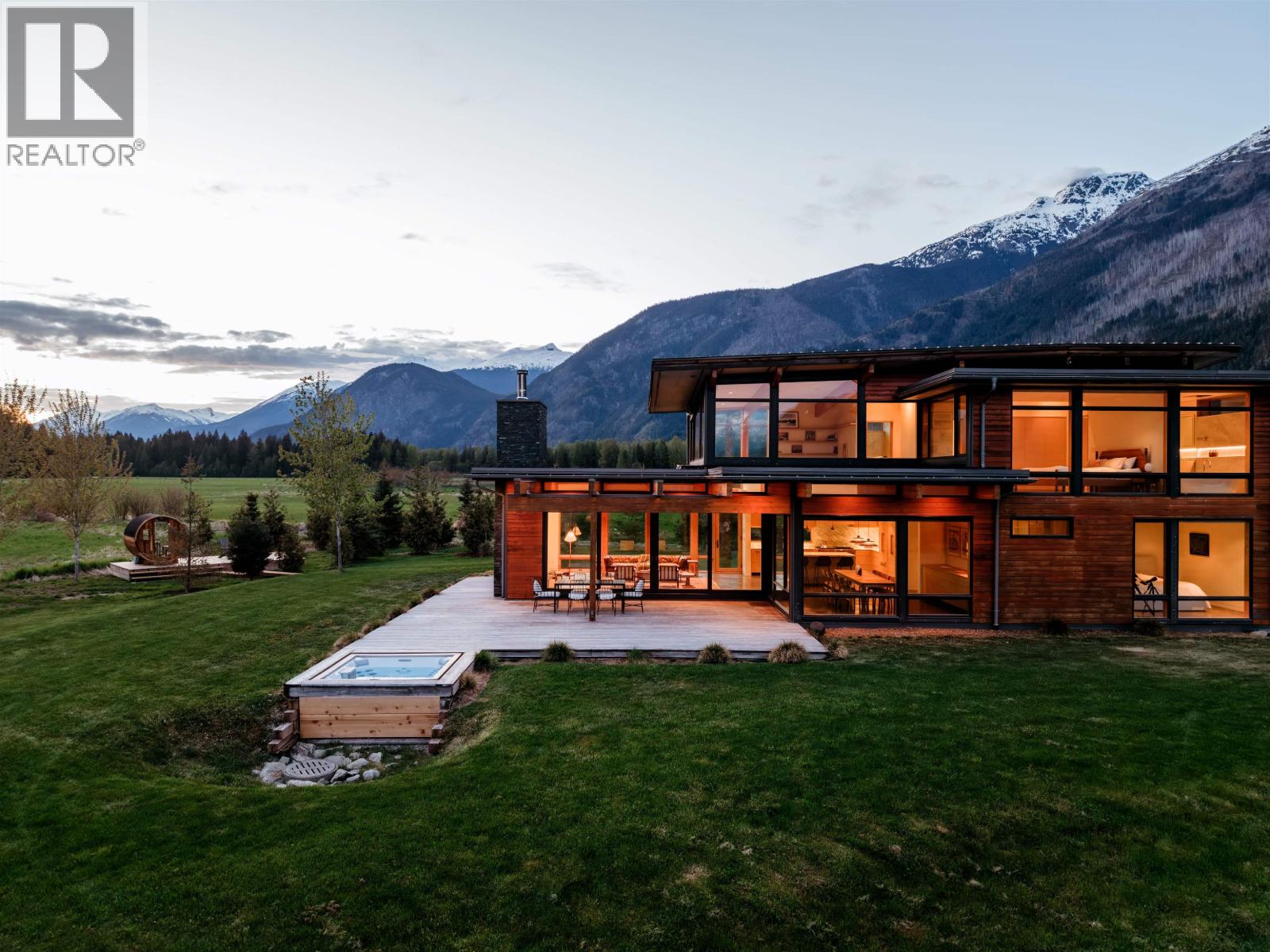 9209 Pemberton Meadows Road, Pemberton, British Columbia  V0N 2L0 - Photo 2 - R3164054