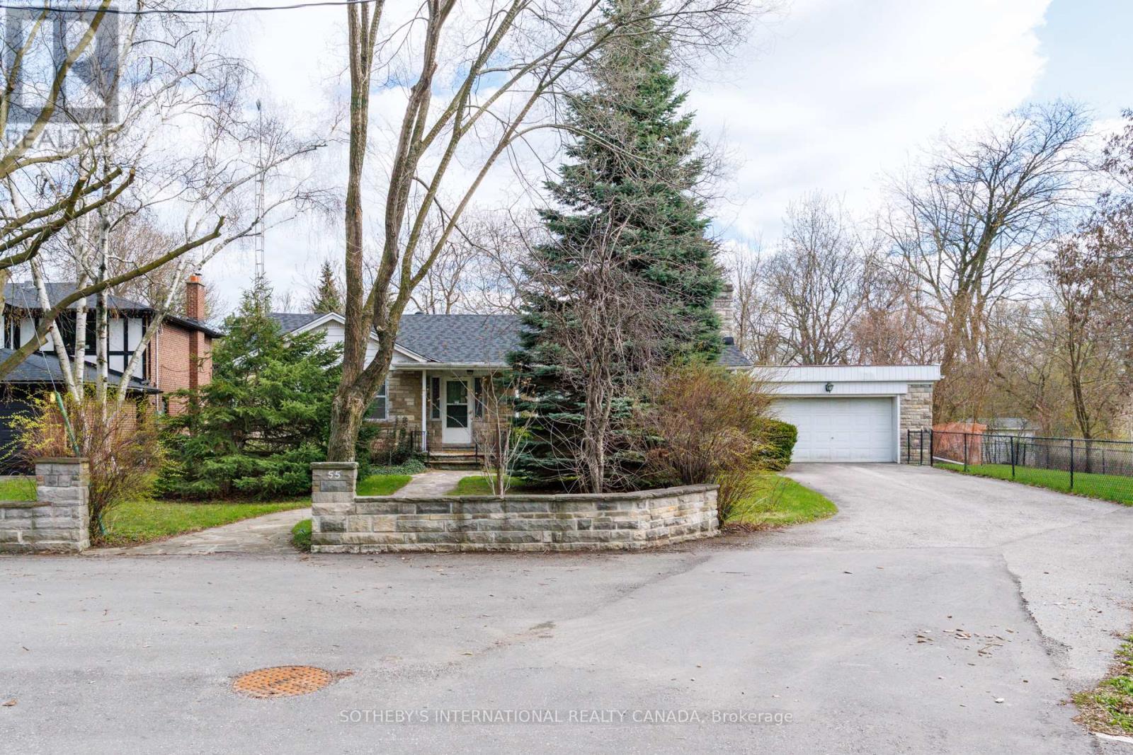 55 Van Dusen Boulevard, Toronto, Ontario  M8Z 3E8 - Photo 1 - W13769236
